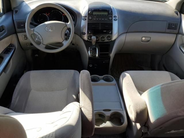 2009 Toyota Sienna CE