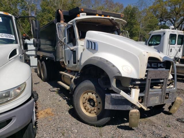 2008 Mack 700 GU700