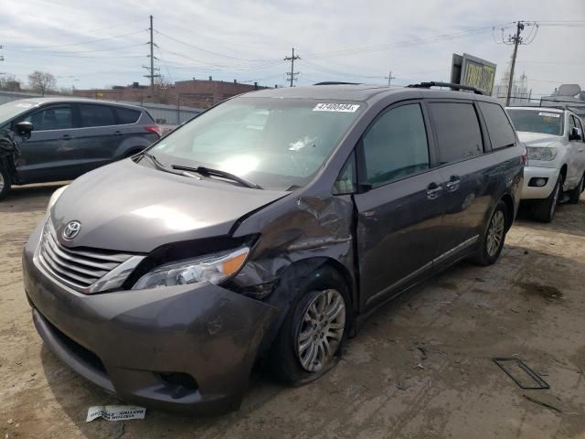 2017 Toyota Sienna XLE