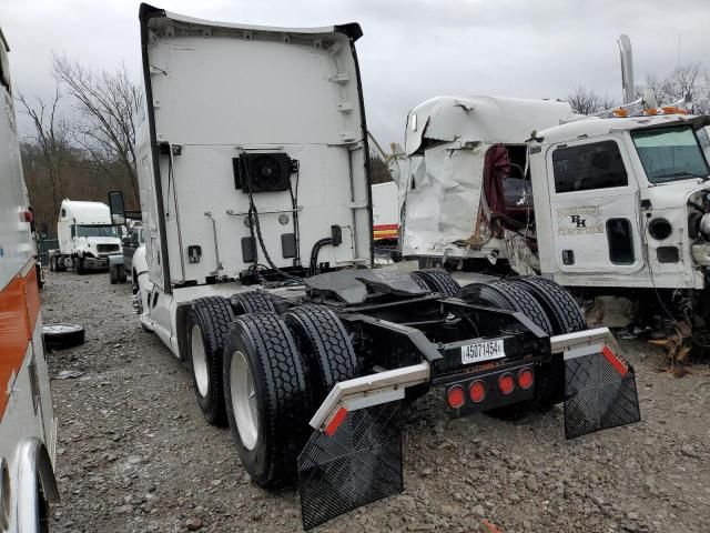 2017 Kenworth Construction T680