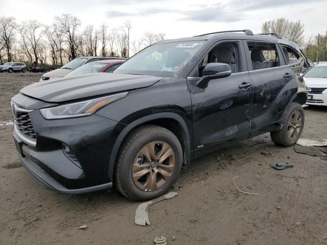 2023 Toyota Highlander Hybrid Bronze Edition