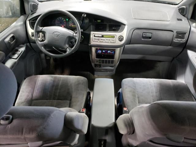 2002 Toyota Sienna LE