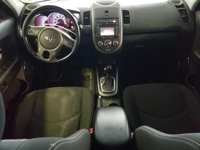 2013 KIA Soul +