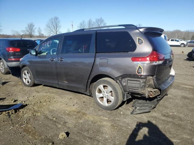 2013 Toyota Sienna LE