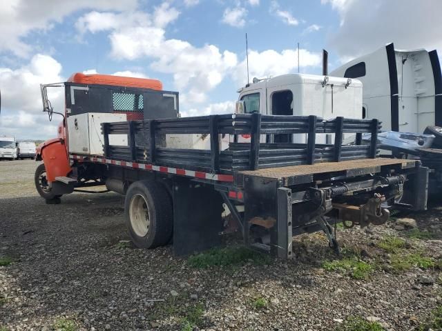 2014 Peterbilt 325