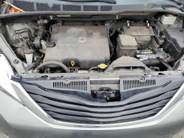 2012 Toyota Sienna LE