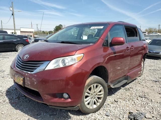 2014 Toyota Sienna XLE