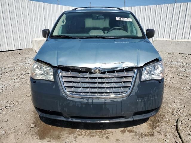 2009 Chrysler Town & Country LX