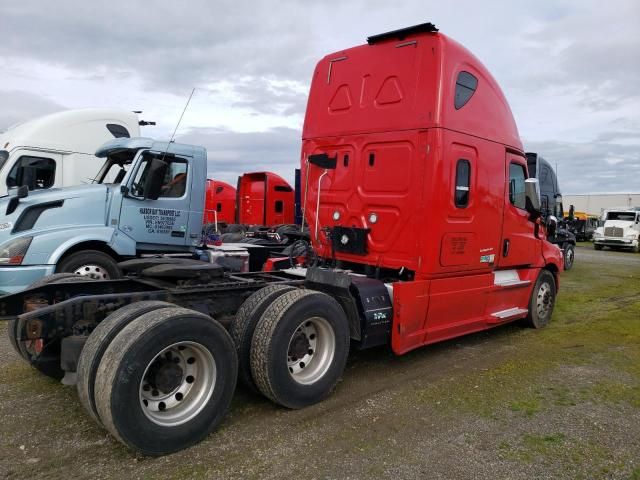 2018 Freightliner Cascadia 126