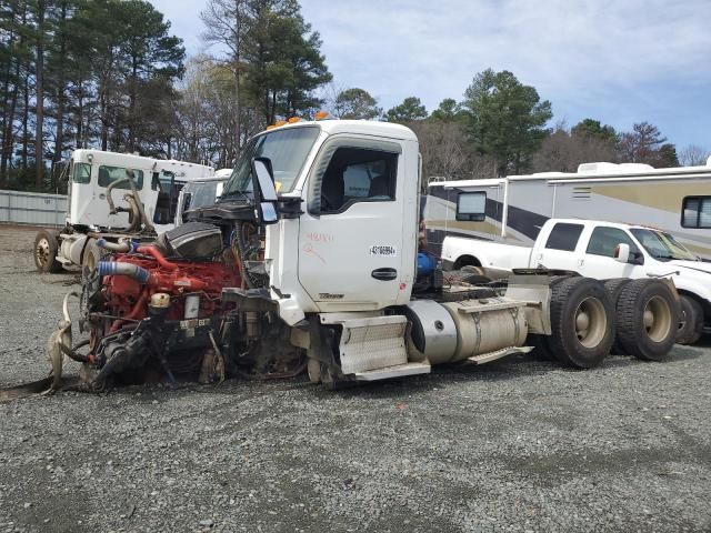 2016 Kenworth Construction T680