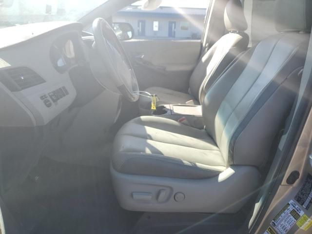 2014 Toyota Sienna XLE