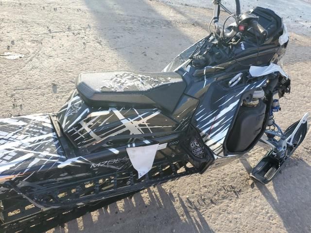 2022 Polaris Snowmobile