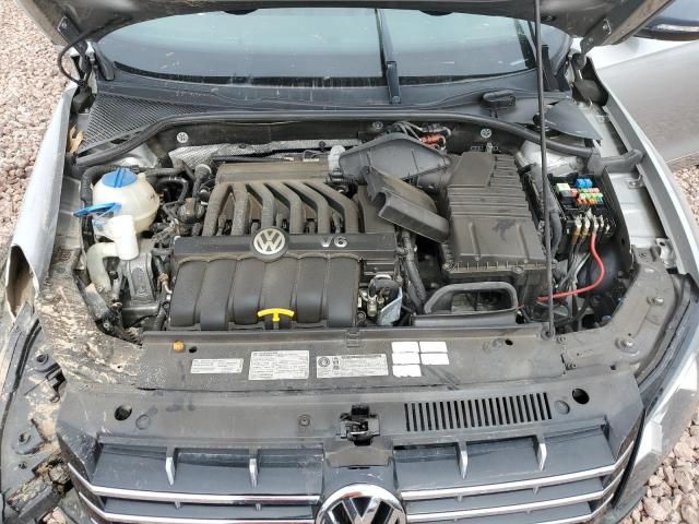 2012 Volkswagen Passat SEL