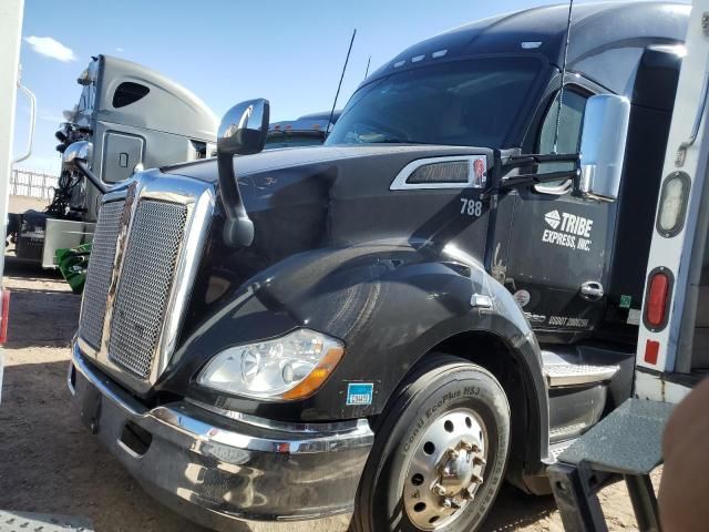 2021 Kenworth Construction T680