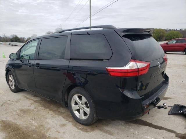 2016 Toyota Sienna LE