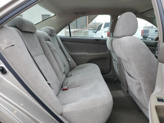 2004 Toyota Camry LE