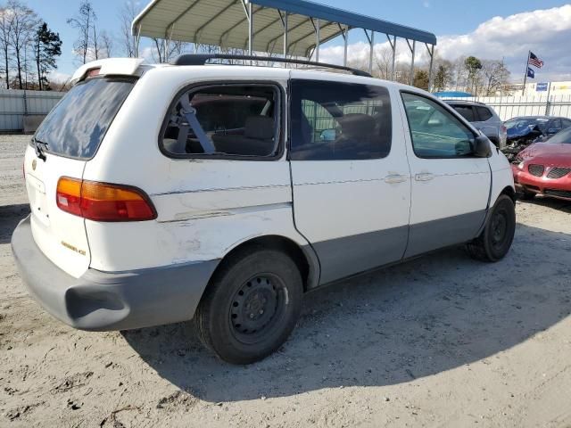 2000 Toyota Sienna CE