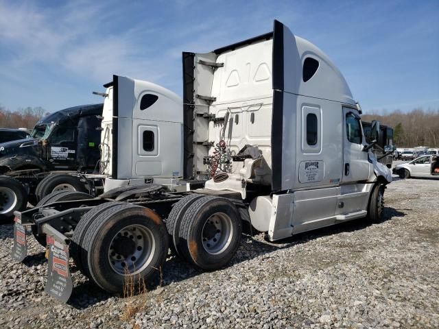 2019 Freightliner Cascadia 126