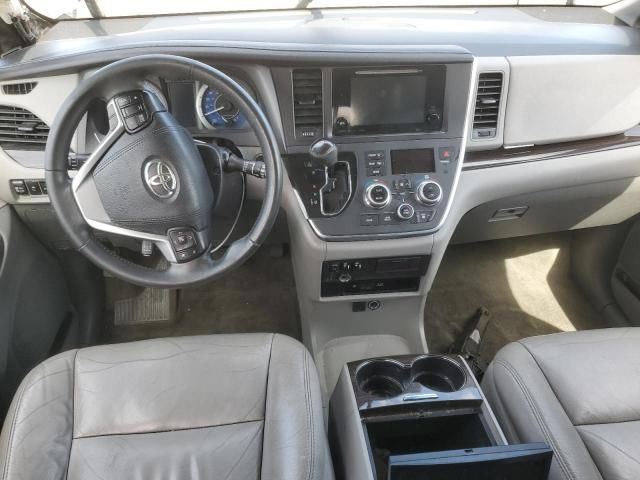 2017 Toyota Sienna XLE