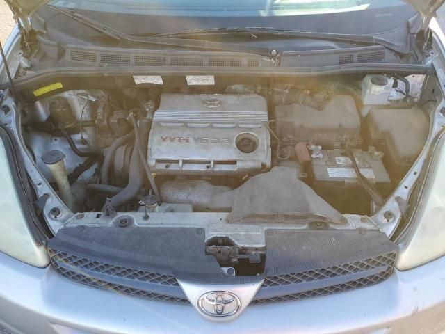 2004 Toyota Sienna CE