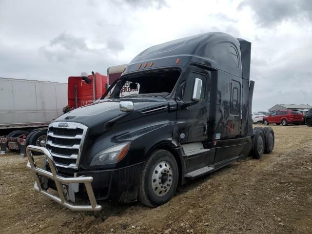 2020 Freightliner Cascadia 126