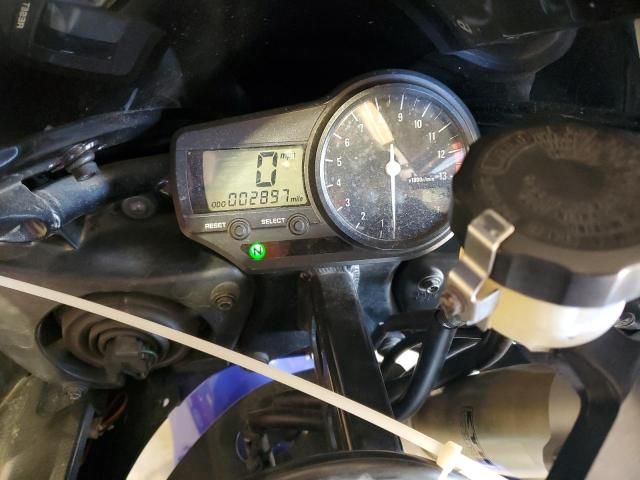 2001 Yamaha YZFR1