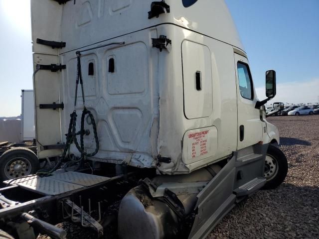 2020 Freightliner Cascadia 126