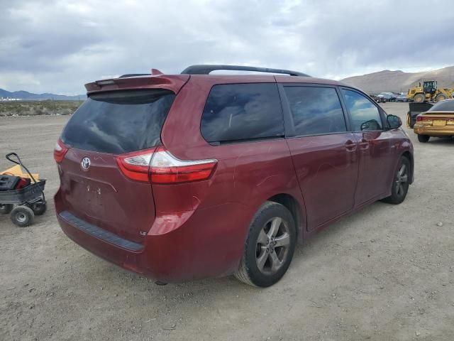 2019 Toyota Sienna LE