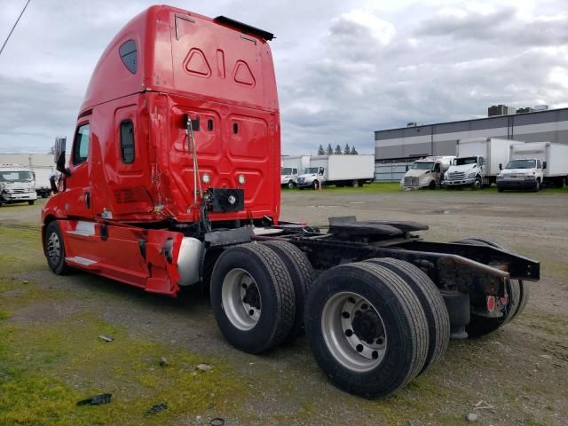 2018 Freightliner Cascadia 126