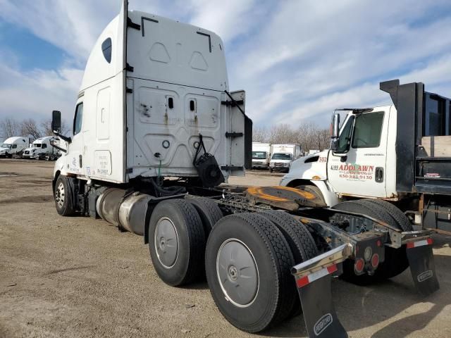 2020 Freightliner Cascadia 126