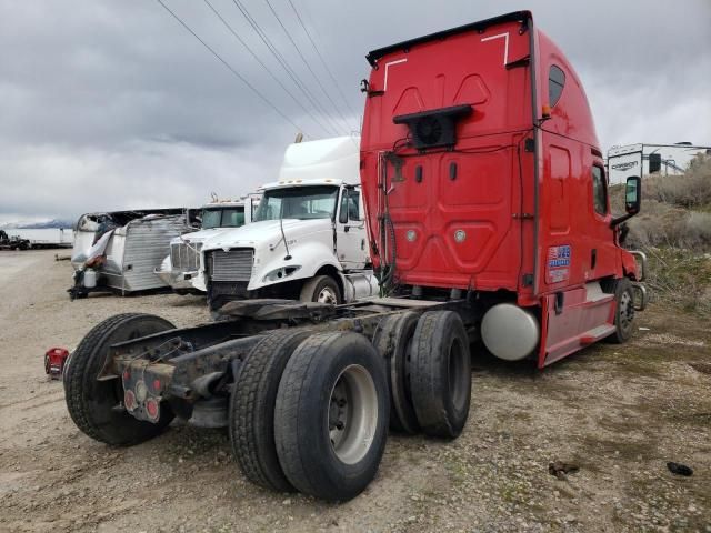 2018 Freightliner Cascadia 126