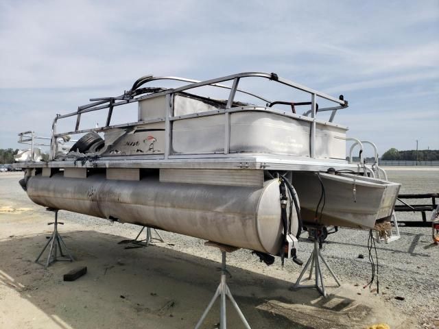 2004 Boat Marine Trailer