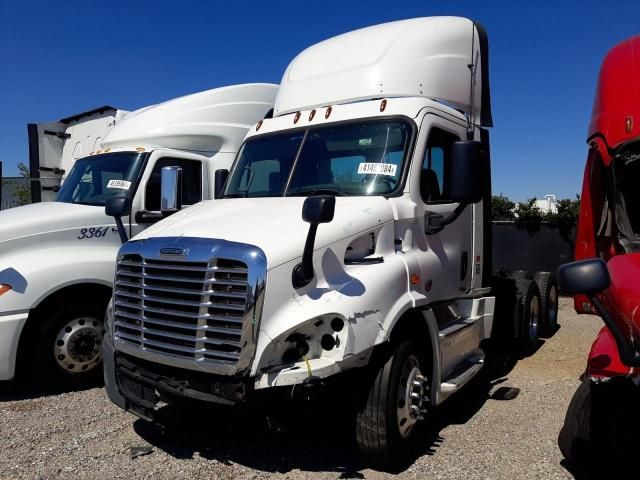 2015 Freightliner Cascadia 113