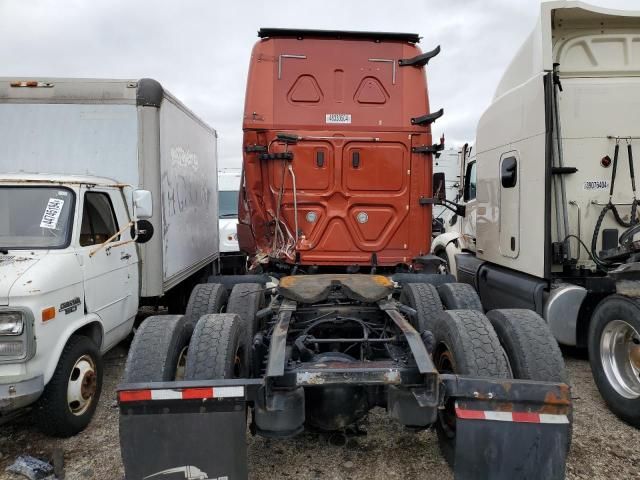 2019 Freightliner Cascadia 126