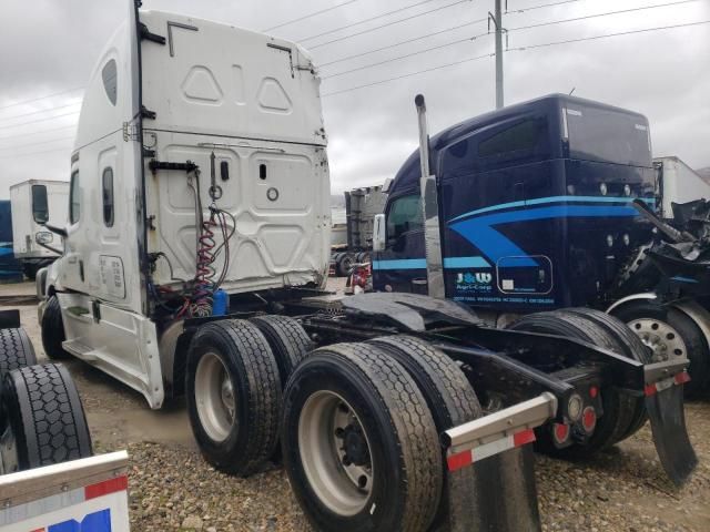 2018 Freightliner Cascadia 126