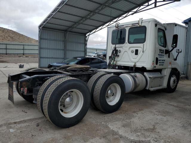 2016 Freightliner Cascadia 125