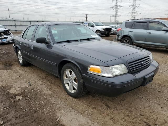 2004 Ford Crown Victoria LX