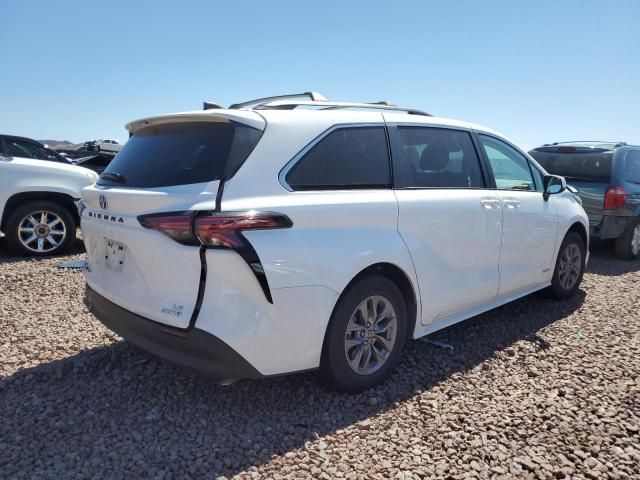 2021 Toyota Sienna LE