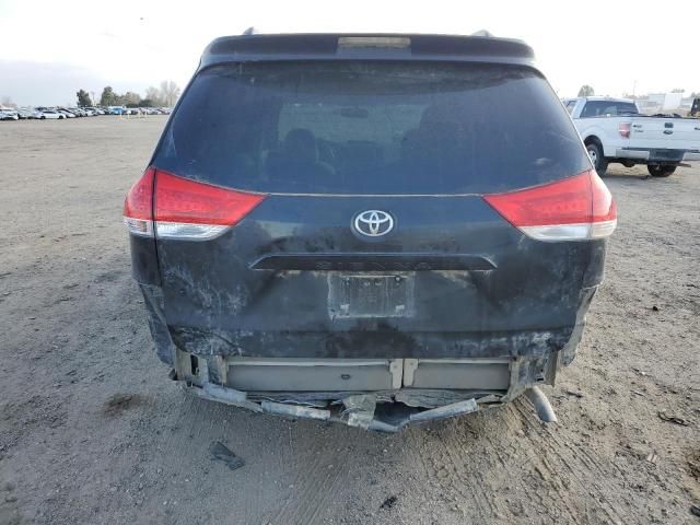 2014 Toyota Sienna LE