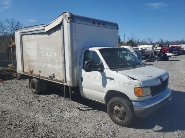 2007 Ford Econoline E450 Super Duty Cutaway Van