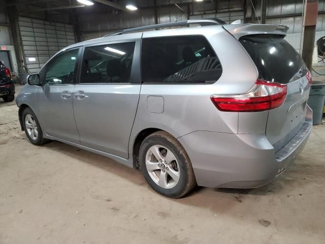 2018 Toyota Sienna LE