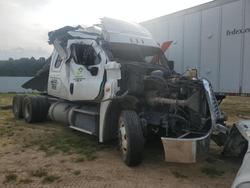 Salvage trucks for sale at Shreveport, LA auction: 2017 Freigliner 2017 Freightliner Cascadia 125 Semi Truck