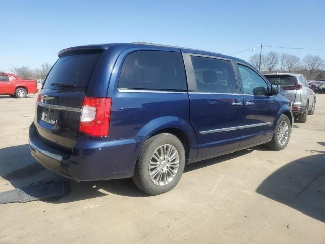 2013 Chrysler Town & Country Touring L