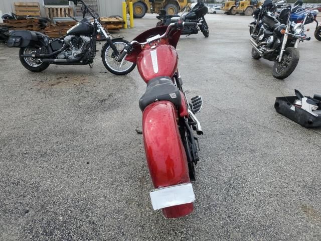 2001 Victory V92 C Deluxe