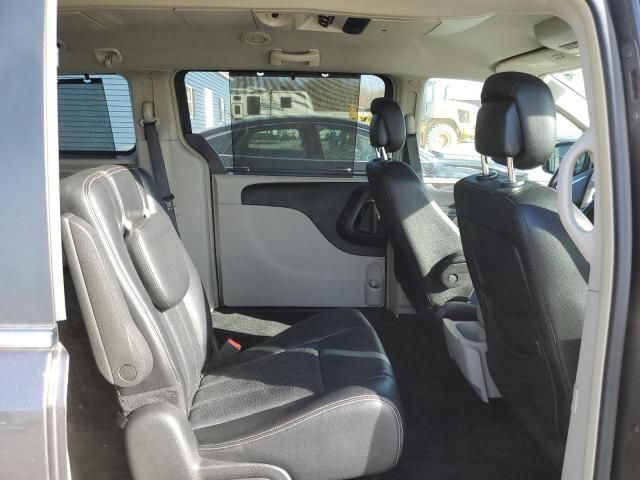 2015 Chrysler Town & Country Touring L