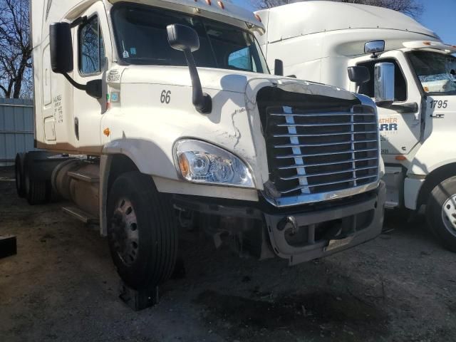 2017 Freightliner Cascadia 125 Semi Truck