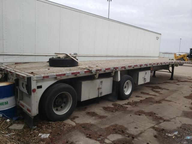 2005 Reitnouer Flatbed Trailer