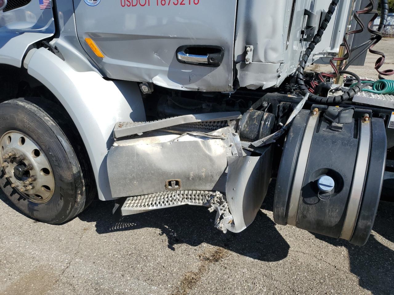 2021 Peterbilt 579 Semi Truck