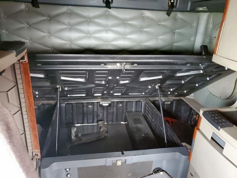 2016 Freightliner Cascadia 125 Semi Truck