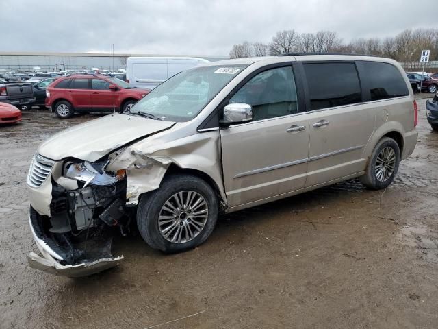 2013 Chrysler Town & Country Touring L